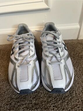 Under Armour White & Gray Mesh Athletic Sneakers